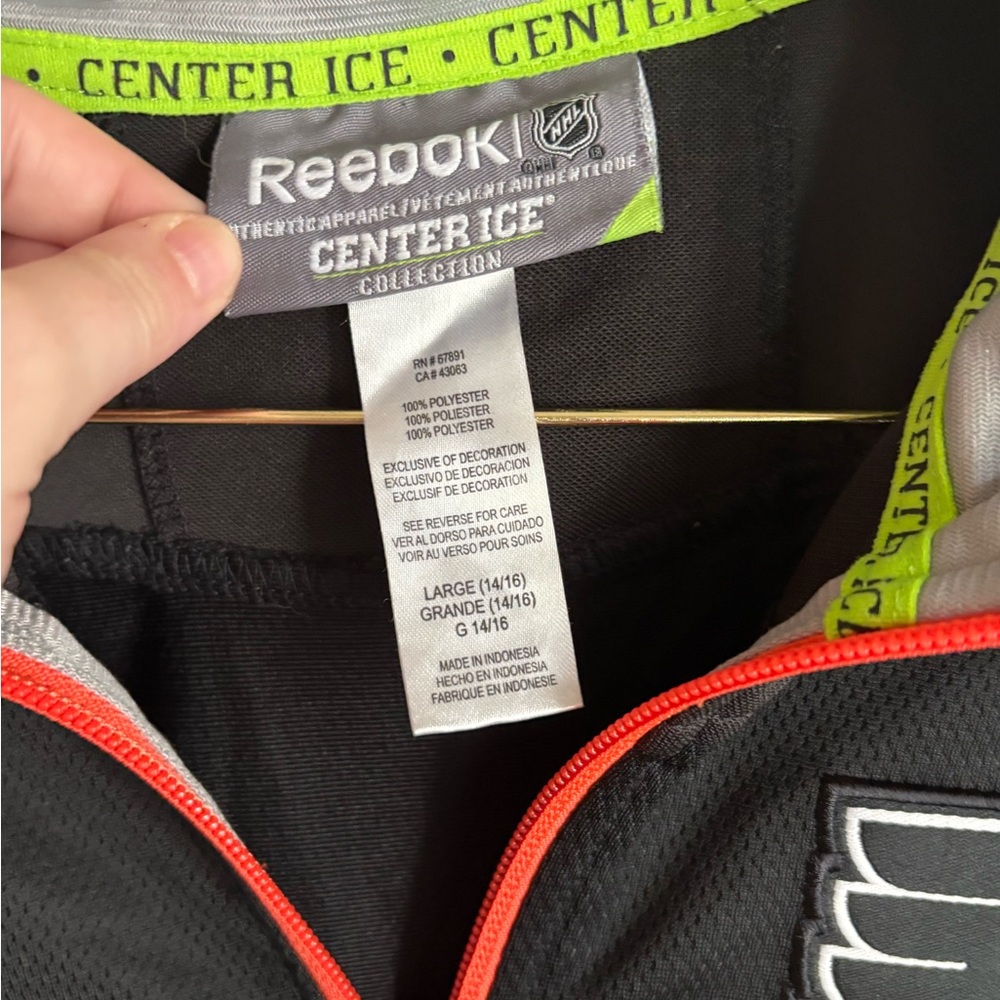 Reebok NHL Center Ice Philadelphia Flyers 1/4 Zip Pullover – (Youth Large) - Picture 5 of 7
